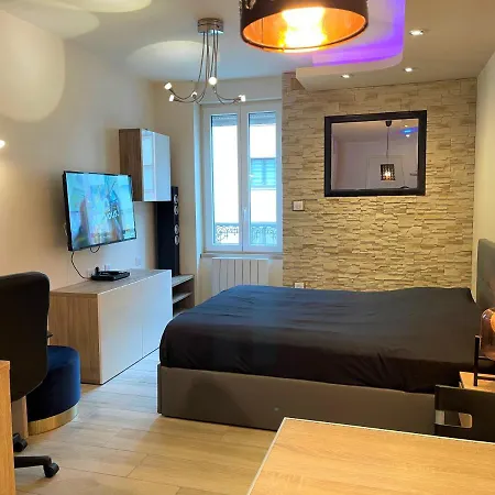 Deschamps Apartment