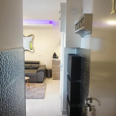 Apartment Deschamps