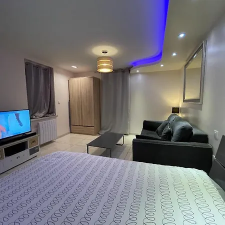 Deschamps Apartment