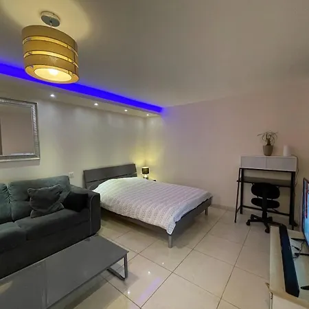 Apartment Deschamps Montlucon