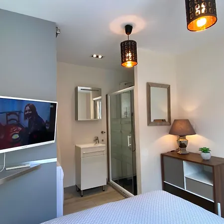 Deschamps דירה *