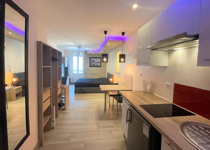 Deschamps Монлюсон