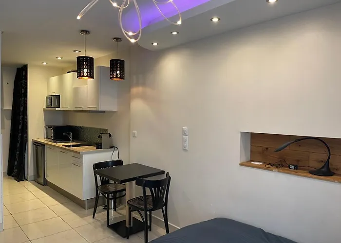 Апартаменты Deschamps Монлюсон