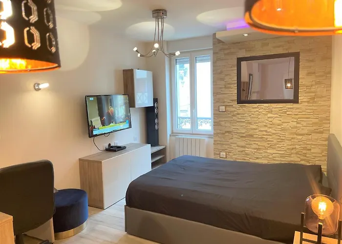 Апартаменты Deschamps *