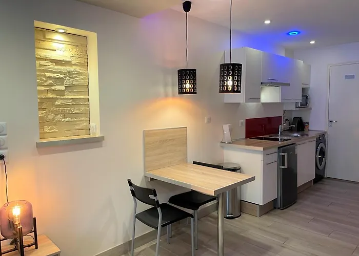 Апартаменты Deschamps Монлюсон