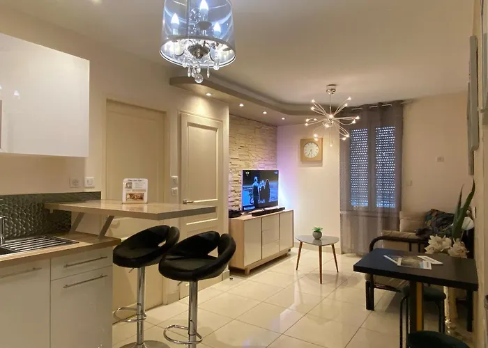 Апартаменты Deschamps *