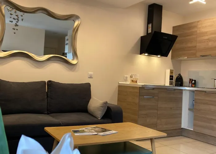 Апартаменты Deschamps *